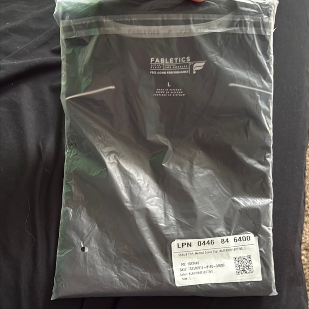 Method 2-Pocket Scrub Top (Reflective) - Picture 5 of 6